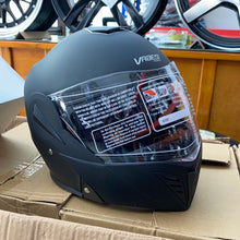 Load image into Gallery viewer, Helmet
