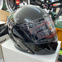 Load image into Gallery viewer, Helmet
