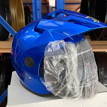 Load image into Gallery viewer, Helmet
